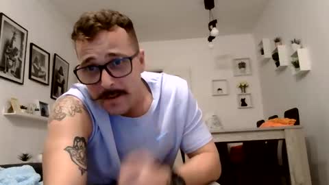 Snapshot of mich6921 chatting on May 24, 2026, 9:53 pm MILO MIAMI online show from May 24, 2026, 9:53 pm