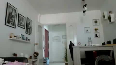 Snapshot of mich6921 chatting on June 1, 2026, 4:20 pm MILO MIAMI online show from June 1, 2026, 4:20 pm