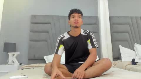 Snapshot of michael__ross chatting on January 12, 2026, 11:37 am Michael Ross online show from January 12, 2026, 11:37 am