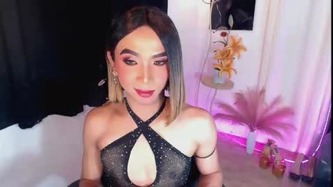 michaelagoddess online show from October 8, 2025, 5:43 pm