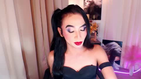 michaelagoddess online show from December 19, 2025, 4:47 pm