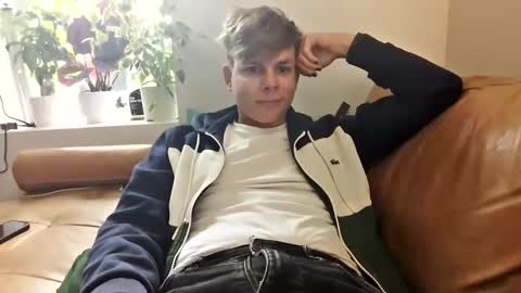 Snapshot of michaeltwinkboy chatting on March 27, 2026, 7:57 pm michaeltwinkboy online show from March 27, 2026, 7:57 pm