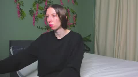 michele_mack online show from December 22, 2025, 2:19 am