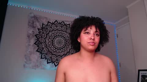 Snapshot of michell_bling chatting on December 2, 2024, 8:19 am Michi online show from December 2, 2024, 8:19 am