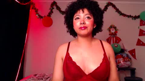 Snapshot of michell_bling chatting on December 22, 2024, 1:34 am Michi online show from December 22, 2024, 1:34 am