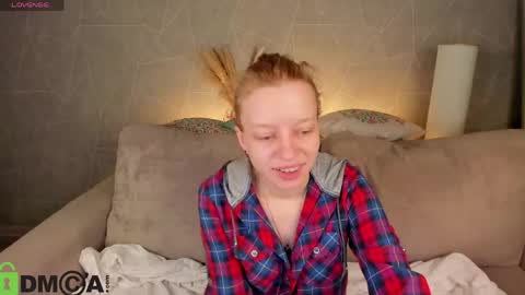 Snapshot of michelle_blond chatting on March 22, 2026, 7:45 am michelle_blond online show from March 22, 2026, 7:45 am