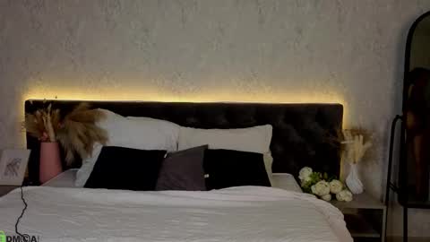 Snapshot of michelle_blond chatting on March 26, 2026, 8:09 am michelle_blond online show from March 26, 2026, 8:09 am