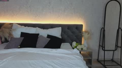 Snapshot of michelle_blond chatting on April 1, 2026, 7:42 am michelle_blond online show from April 1, 2026, 7:42 am