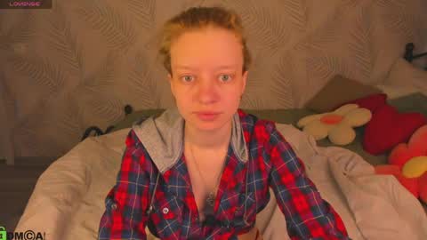 Snapshot of michelle_blond chatting on April 4, 2026, 8:01 am michelle_blond online show from April 4, 2026, 8:01 am