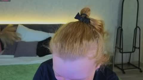 Snapshot of michelle_blond chatting on April 5, 2026, 9:39 am michelle_blond online show from April 5, 2026, 9:39 am