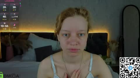 Snapshot of michelle_blond chatting on April 13, 2026, 1:00 am michelle_blond online show from April 13, 2026, 1:00 am