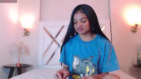 Snapshot of michellebronx chatting on June 14, 2026, 2:19 pm michellebronx online show from June 14, 2026, 2:19 pm