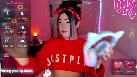 Snapshot of michellevanss22 chatting on April 21, 2026, 4:30 am online show from April 21, 2026, 4:30 am