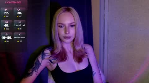 Snapshot of michellevelour chatting on June 1, 2026, 5:14 pm Michelle online show from June 1, 2026, 5:14 pm