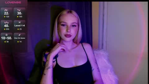 Snapshot of michellevelour chatting on June 14, 2026, 4:42 pm Michelle online show from June 14, 2026, 4:42 pm