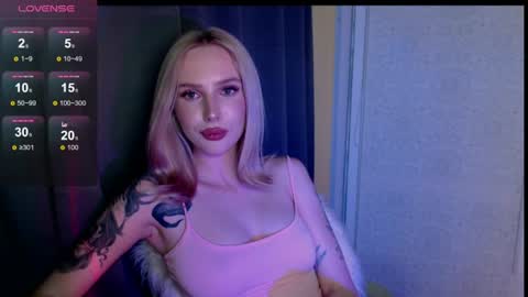 Snapshot of michellevelour chatting on June 26, 2026, 8:13 pm Michelle online show from June 26, 2026, 8:13 pm