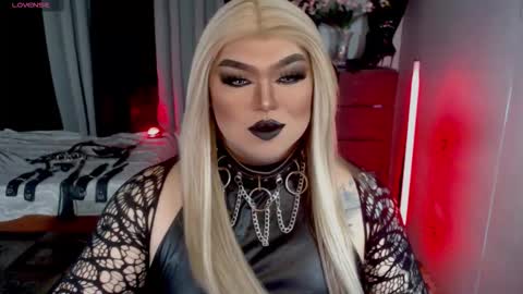 Snapshot of michellevixen921 chatting on September 14, 2025, 4:44 am Michelle online show from September 14, 2025, 4:44 am