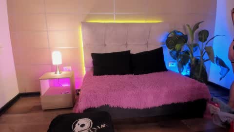 michonne_09 online show from November 19, 2025, 8:20 pm