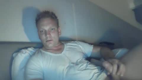 Snapshot of mickkxl chatting on June 4, 2026, 8:04 pm mickkxl online show from June 4, 2026, 8:04 pm