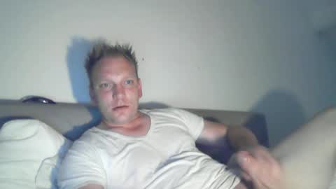 Snapshot of mickkxl chatting on July 6, 2026, 10:56 am mickkxl online show from July 6, 2026, 10:56 am