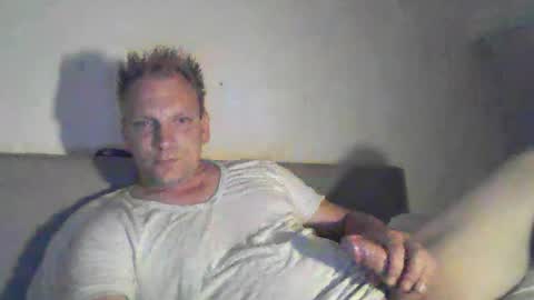 Snapshot of mickkxl chatting on July 9, 2026, 9:41 pm mickkxl online show from July 9, 2026, 9:41 pm