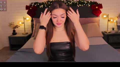 micky___love online show from December 14, 2025, 8:46 pm