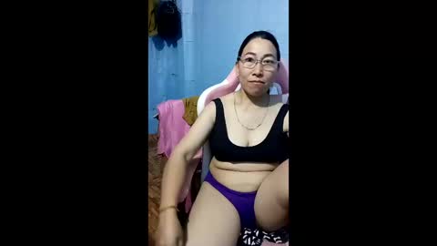 Snapshot of mickye00 chatting on April 18, 2026, 7:58 pm Miky online show from April 18, 2026, 7:58 pm