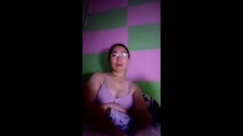 Snapshot of mickye00 chatting on May 13, 2026, 2:42 am Miky online show from May 13, 2026, 2:42 am