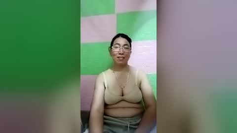 Snapshot of mickye00 chatting on June 22, 2026, 3:47 am Miky online show from June 22, 2026, 3:47 am