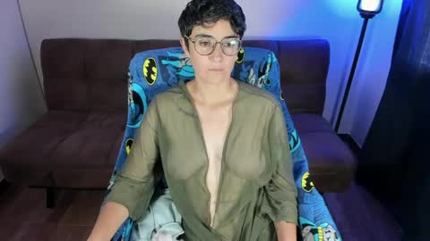 Blue online show from April 17, 2026, 3:37 pm