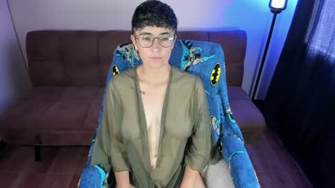 Snapshot of midnight07_ chatting on June 5, 2026, 3:51 pm Blue online show from June 5, 2026, 3:51 pm