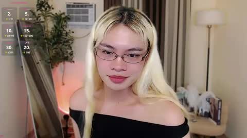 Snapshot of midnight_muse_18 chatting on July 1, 2026, 8:30 pm Marie Antoinette online show from July 1, 2026, 8:30 pm