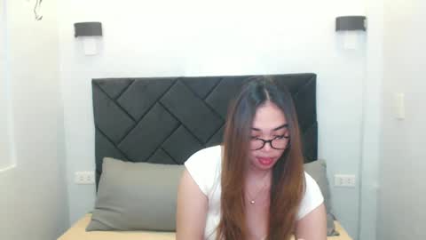 Snapshot of midnightbunny_ chatting on December 14, 2024, 5:14 pm Bunny 3 online show from December 14, 2024, 5:14 pm