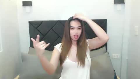 Snapshot of midnightbunny_ chatting on December 22, 2024, 4:38 pm Bunny 3 online show from December 22, 2024, 4:38 pm