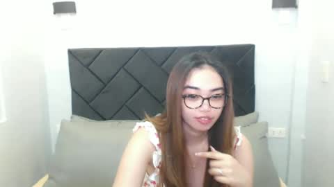 Snapshot of midnightbunny_ chatting on December 23, 2024, 1:51 am Bunny 3 online show from December 23, 2024, 1:51 am