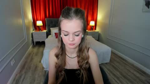 midnighteaura online show from April 4, 2026, 3:27 am