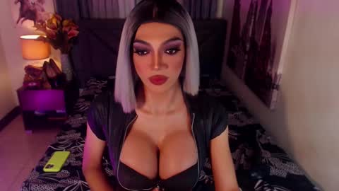 Snapshot of midnightscentxx chatting on January 17, 2025, 7:19 am KATE online show from January 17, 2025, 7:19 am