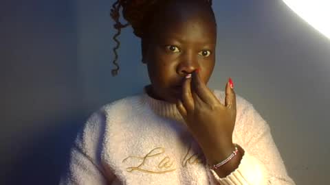 Snapshot of midnightt_curves chatting on July 20, 2026, 7:44 am midnightt_curves online show from July 20, 2026, 7:44 am