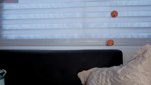 midori__san online show from December 2, 2025, 7:20 pm