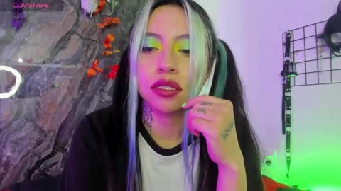 midory_ online show from September 9, 2025, 4:34 am