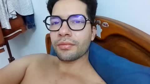 Sam online show from November 18, 2025, 7:18 pm