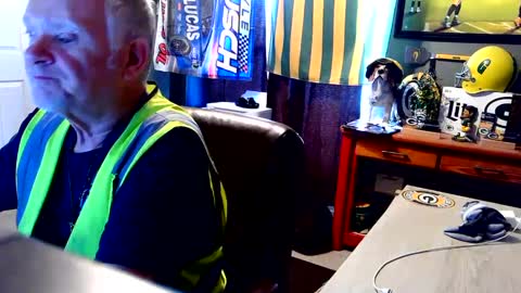 Snapshot of midwestdad09 chatting on September 10, 2025, 2:17 pm midwestdad09 online show from September 10, 2025, 2:17 pm