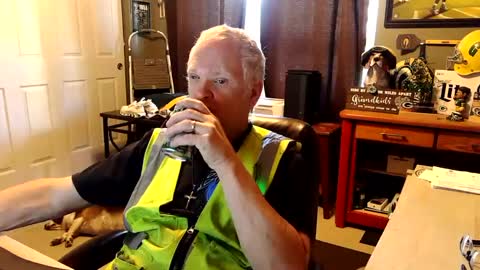 Snapshot of midwestdad09 chatting on October 9, 2025, 2:15 pm midwestdad09 online show from October 9, 2025, 2:15 pm