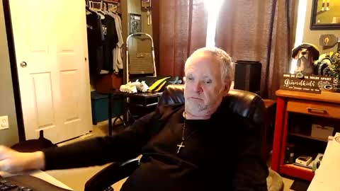 Snapshot of midwestdad09 chatting on October 10, 2025, 6:29 pm midwestdad09 online show from October 10, 2025, 6:29 pm