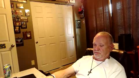 Snapshot of midwestdad09 chatting on October 25, 2025, 6:13 pm midwestdad09 online show from October 25, 2025, 6:13 pm