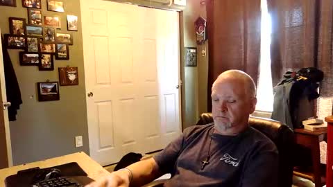Snapshot of midwestdad09 chatting on November 3, 2025, 6:31 pm midwestdad09 online show from November 3, 2025, 6:31 pm