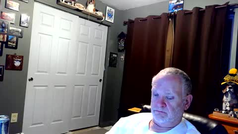 Snapshot of midwestdad09 chatting on November 30, 2025, 11:31 pm midwestdad09 online show from November 30, 2025, 11:31 pm