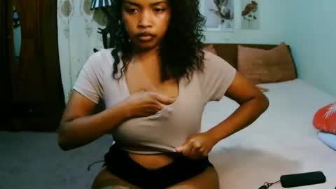 Snapshot of miel_07 chatting on April 18, 2026, 11:03 am miel_07 online show from April 18, 2026, 11:03 am