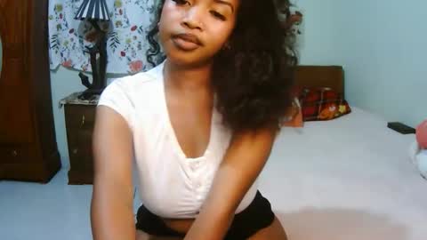 Snapshot of miel_07 chatting on May 8, 2026, 7:25 am miel_07 online show from May 8, 2026, 7:25 am