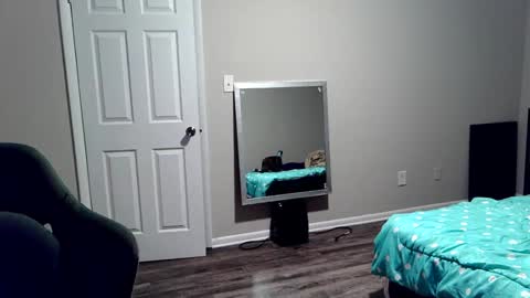 mifriend1998 online show from March 10, 2026, 5:34 am